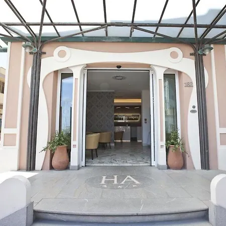 Aurora Hotel 3*