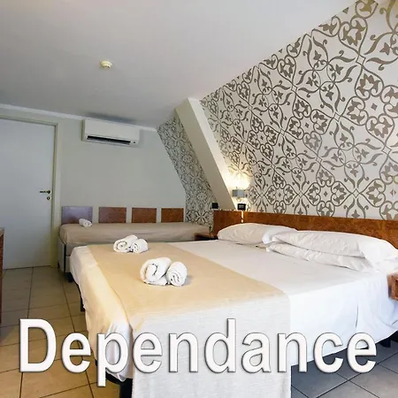 Aurora Hotel 3*