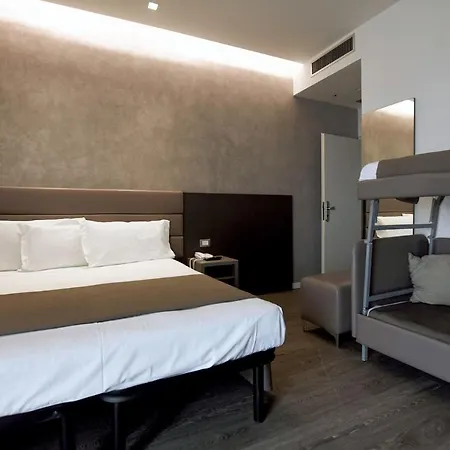 Aurora Hotel 3*