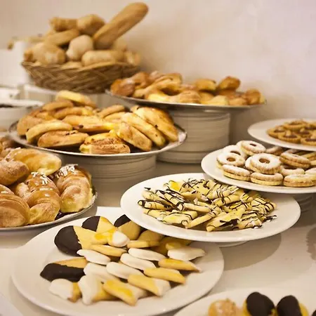 Отель Aurora 3*