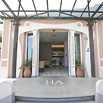 Aurora Hotel 3*