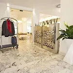 Aurora Hotel 3*