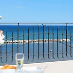Aurora 3*