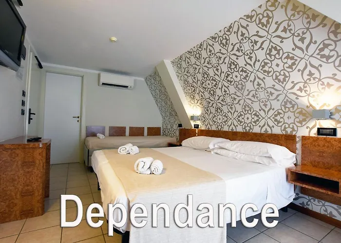 Aurora Hotel 3*