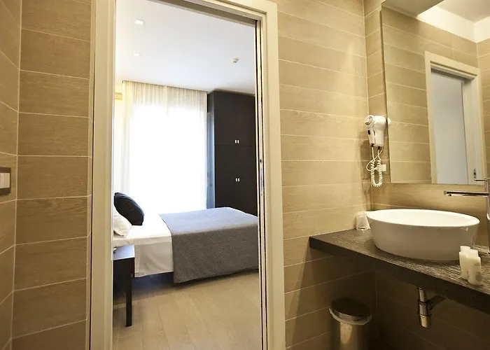 Aurora Hotel 3*