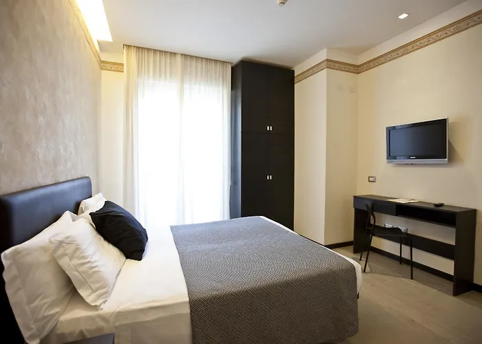 Aurora Hotel