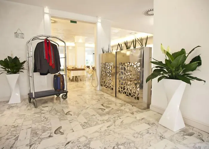 Aurora Hotel 3*