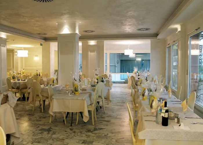 Aurora Hotel