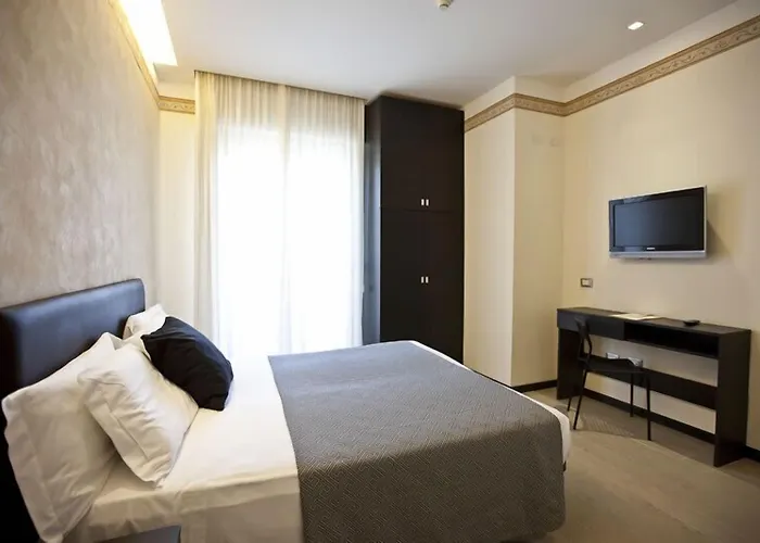 Hotel Aurora 3*